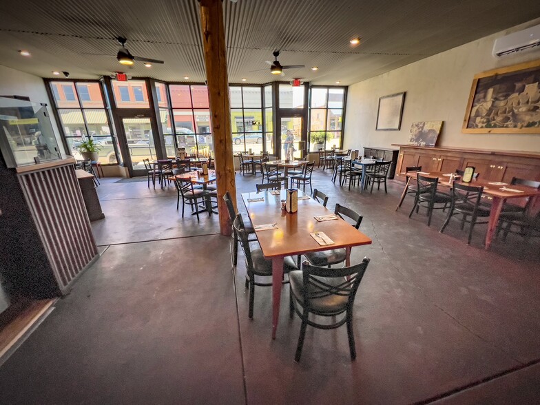 123 Grand Ave, Mancos, CO for sale - Interior Photo - Image 3 of 24