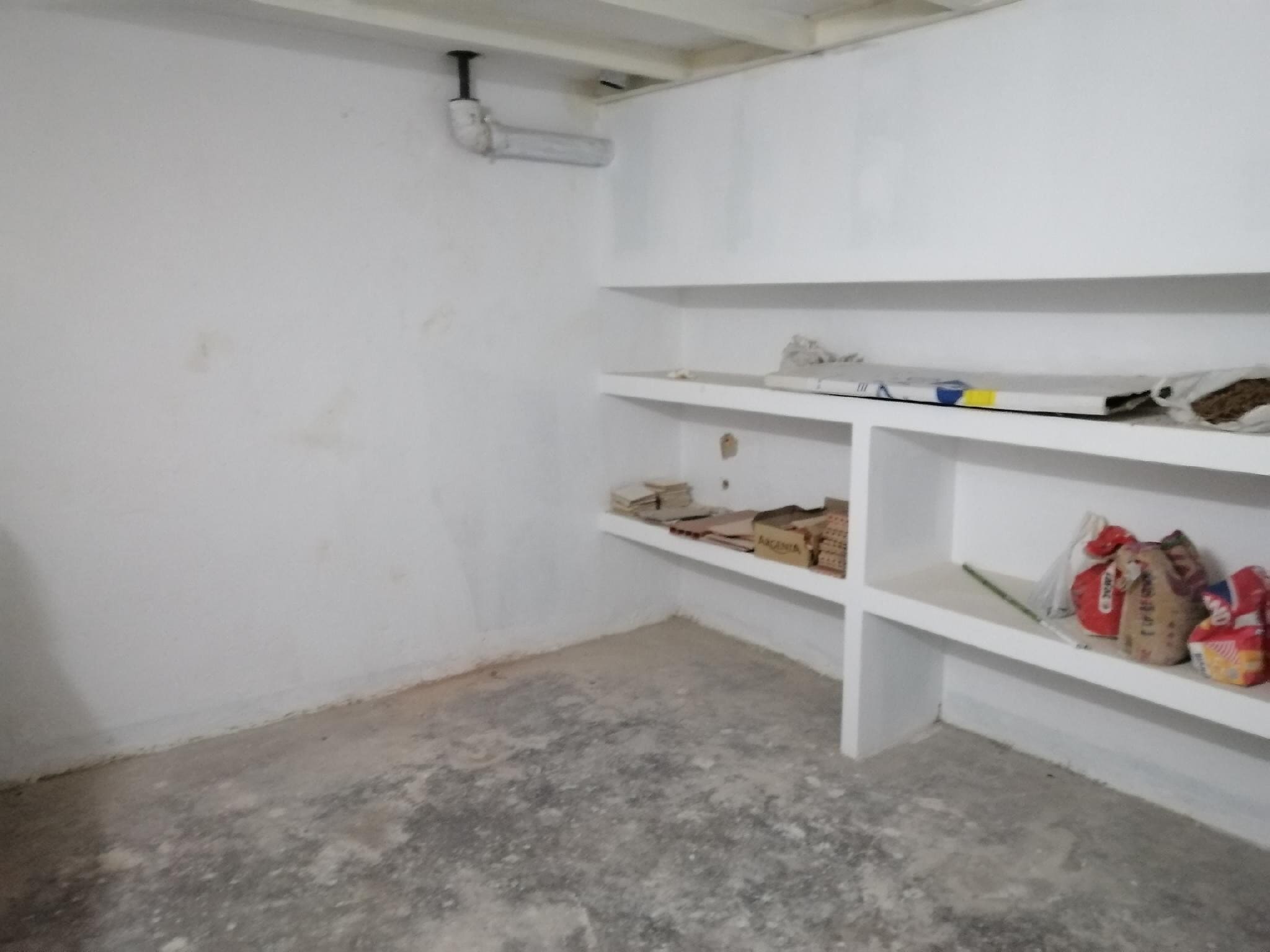 Retail in Esplugues de Llobregat, Barcelona for lease Interior Photo- Image 1 of 5