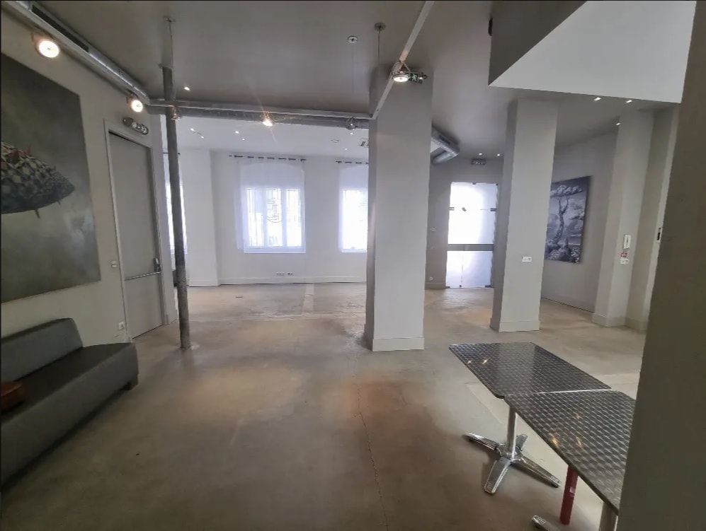 6 Rue Yves Toudic, Paris for lease Interior Photo- Image 1 of 8