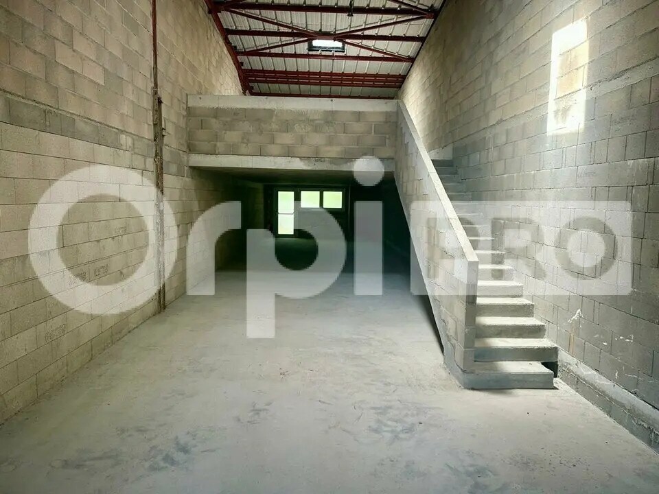 Flex in Saint-Chéron for sale Interior Photo- Image 1 of 7