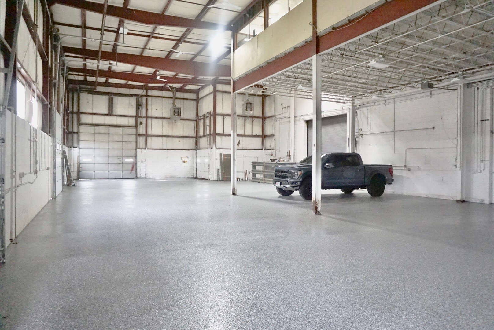 25 Commercial Dr, Wrentham, MA 02093 New Veneration