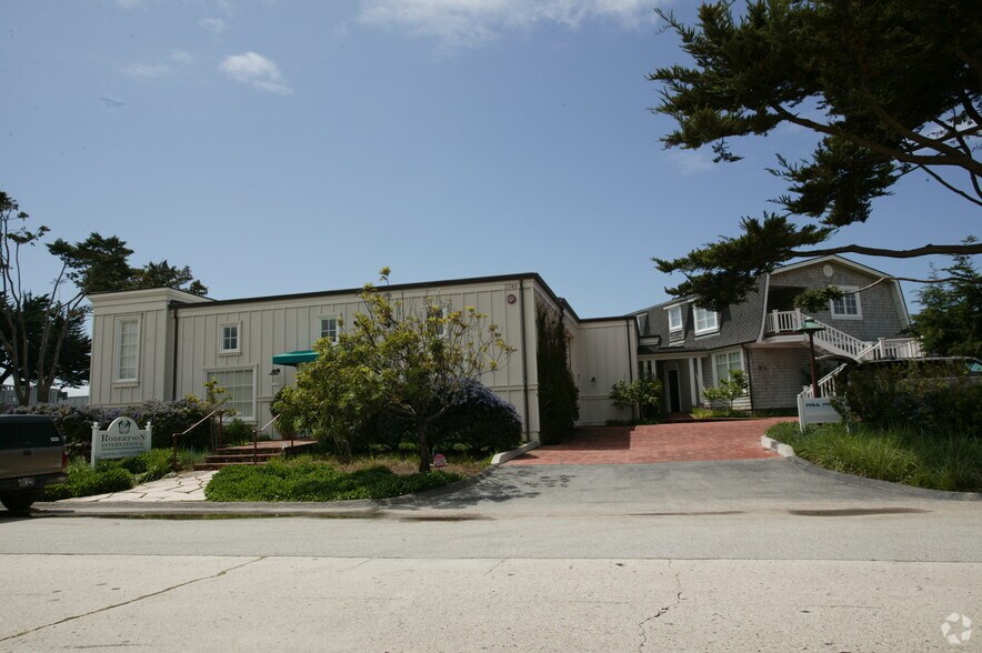 3749 Santa Claus Ln, Carpinteria, CA for sale - Primary Photo - Image 1 of 1
