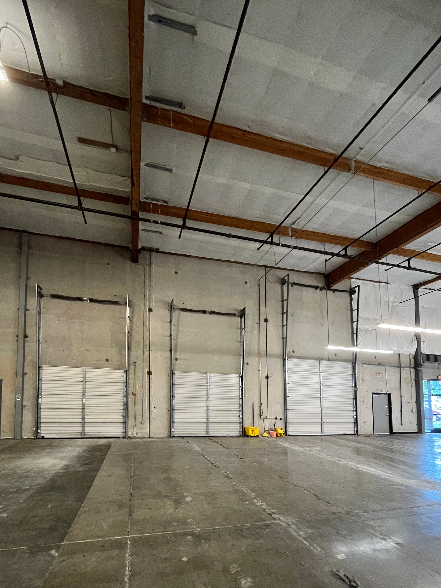 1801518039 SW Lower Boones Ferry Rd, Tigard, OR 97224 Bridgeport