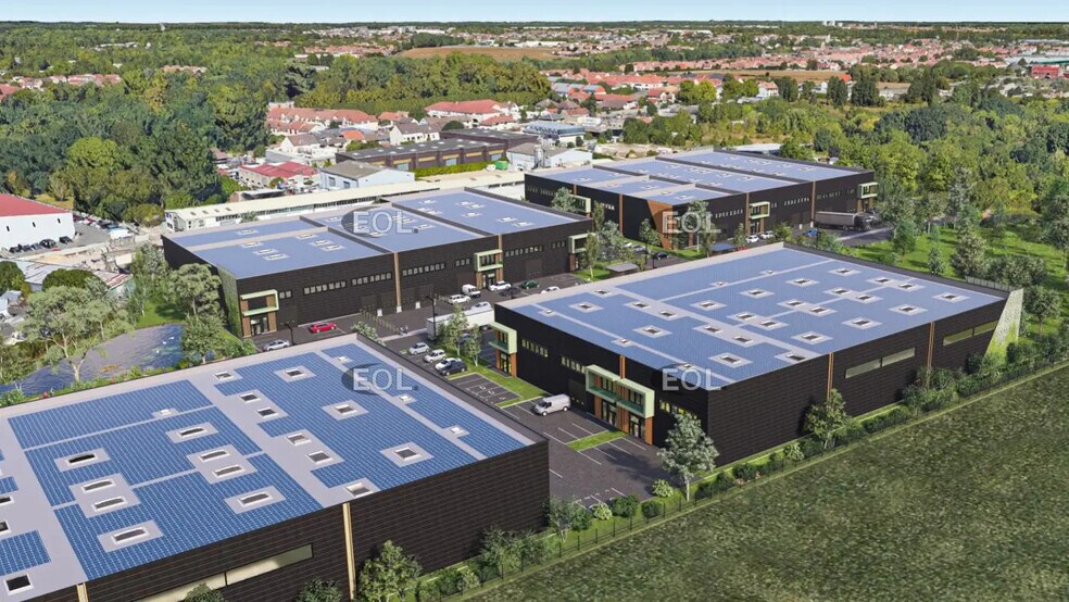 Flex in La Queue-en-Brie for lease - Building Photo - Image 2 of 3