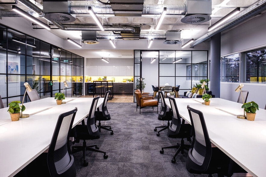 Silbury Blvd, Milton Keynes for lease - Interior Photo - Image 2 of 33