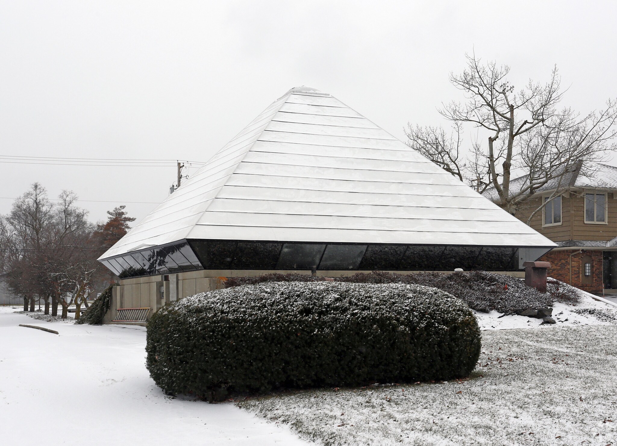 217 E Tillman Rd, Fort Wayne, IN for sale Primary Photo- Image 1 of 1