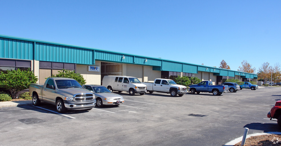 3712-3728 Vineland Rd, Orlando, FL for lease - Building Photo - Image 3 of 4