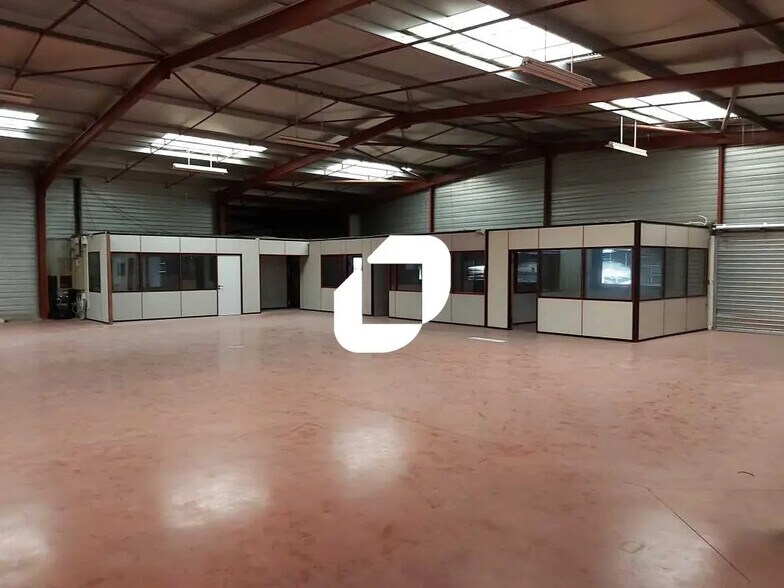 Office in Cestas for lease - Interior Photo - Image 3 of 15