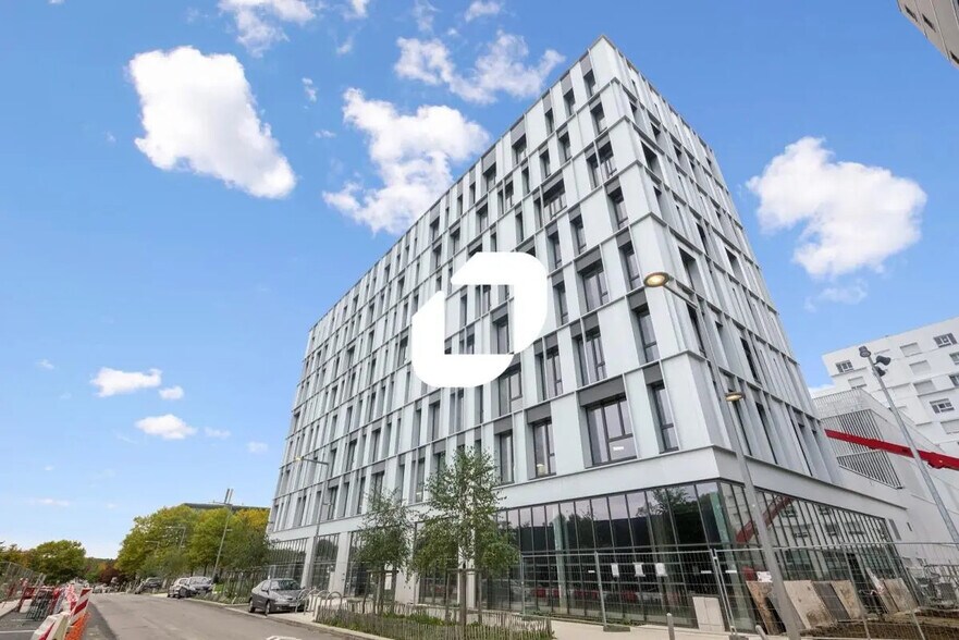 Office in Champs-sur-Marne for sale - Building Photo - Image 1 of 14