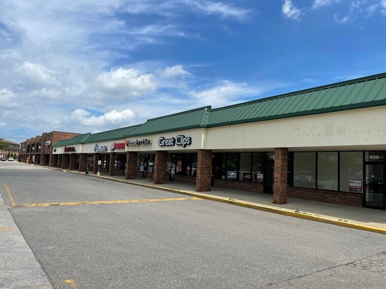 900 S Merrifield, Mishawaka, IN 46544 Merrifield Plaza