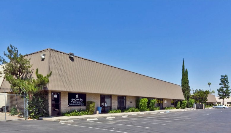 9302-9308 Narnia Dr, Riverside, CA for lease - Building Photo - Image 3 of 6