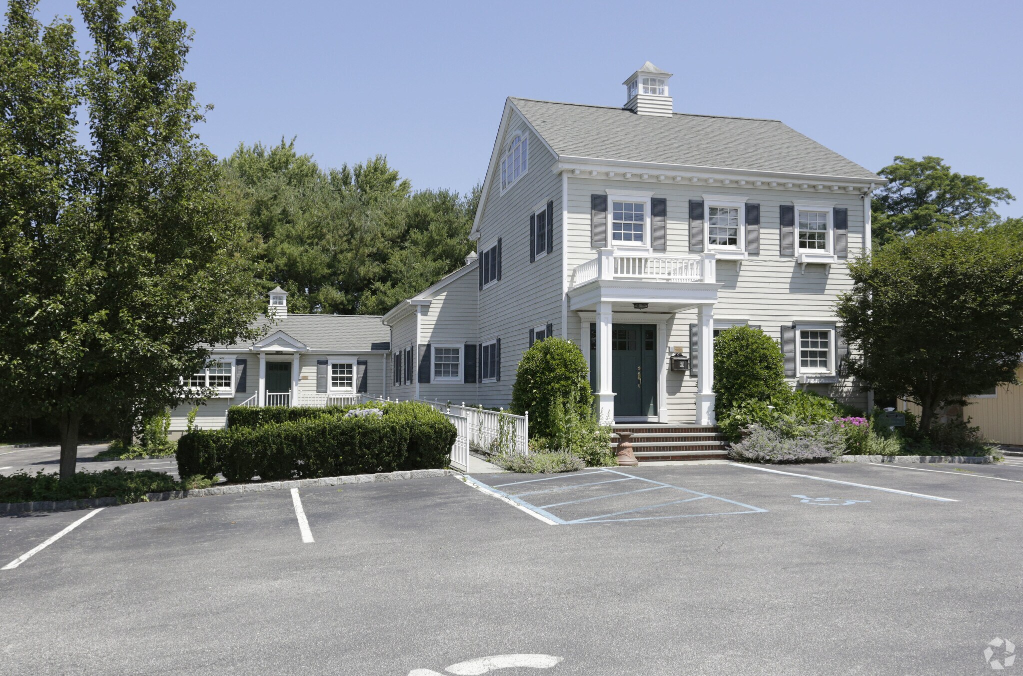 187 E Main St, Huntington, NY for sale Primary Photo- Image 1 of 1