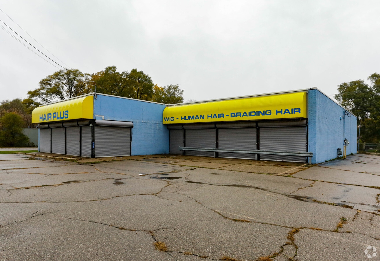 3070 W Pierson Rd, Flint, MI 48504