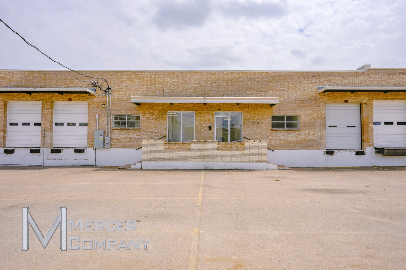 8242-8296 Moberly Ln, Dallas, TX for lease Building Photo- Image 1 of 5