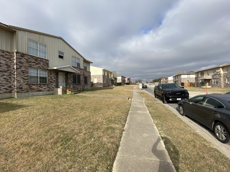 806 Sissom Rd, Killeen, TX for sale - Building Photo - Image 3 of 34