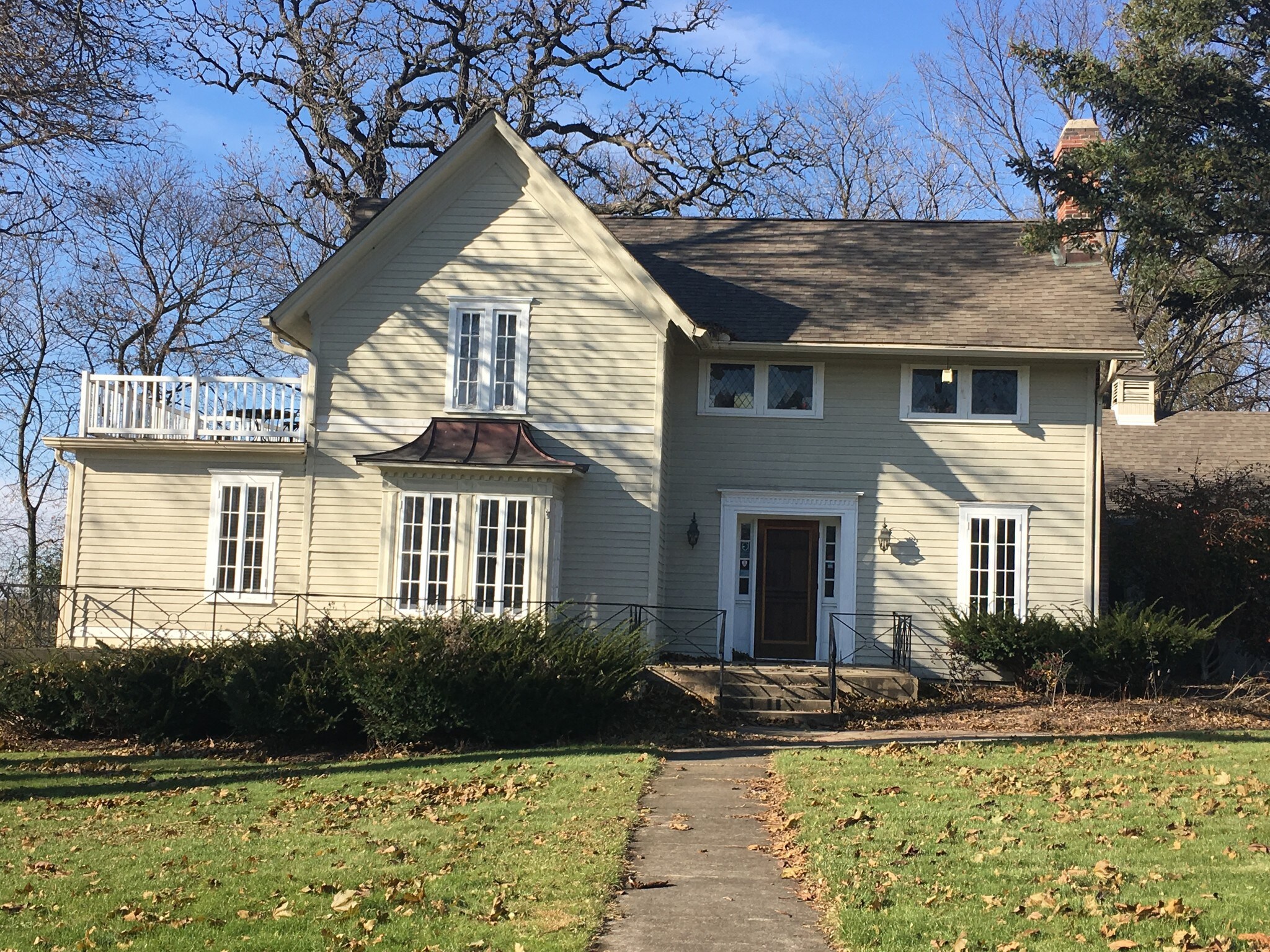 550 Woodstock St, Crystal Lake, IL 60014