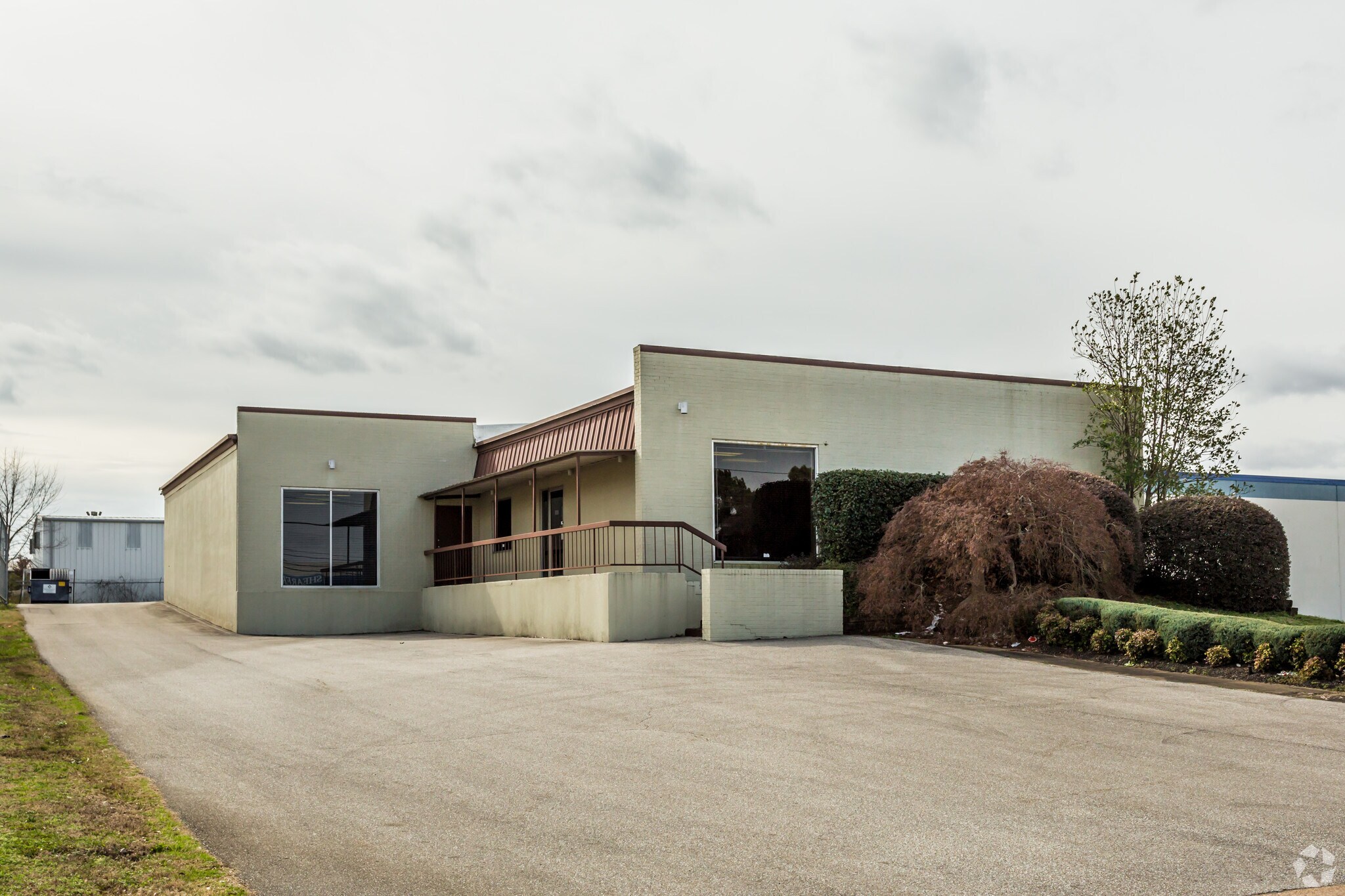 3895 E Raines Rd, Memphis, TN for sale Primary Photo- Image 1 of 1