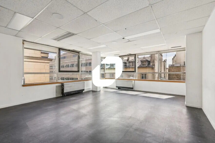 32 Rue De Paradis, Paris for sale - Building Photo - Image 1 of 13
