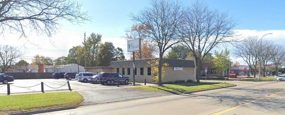 21751 Ecorse Rd, Taylor, MI for sale - Building Photo - Image 1 of 1