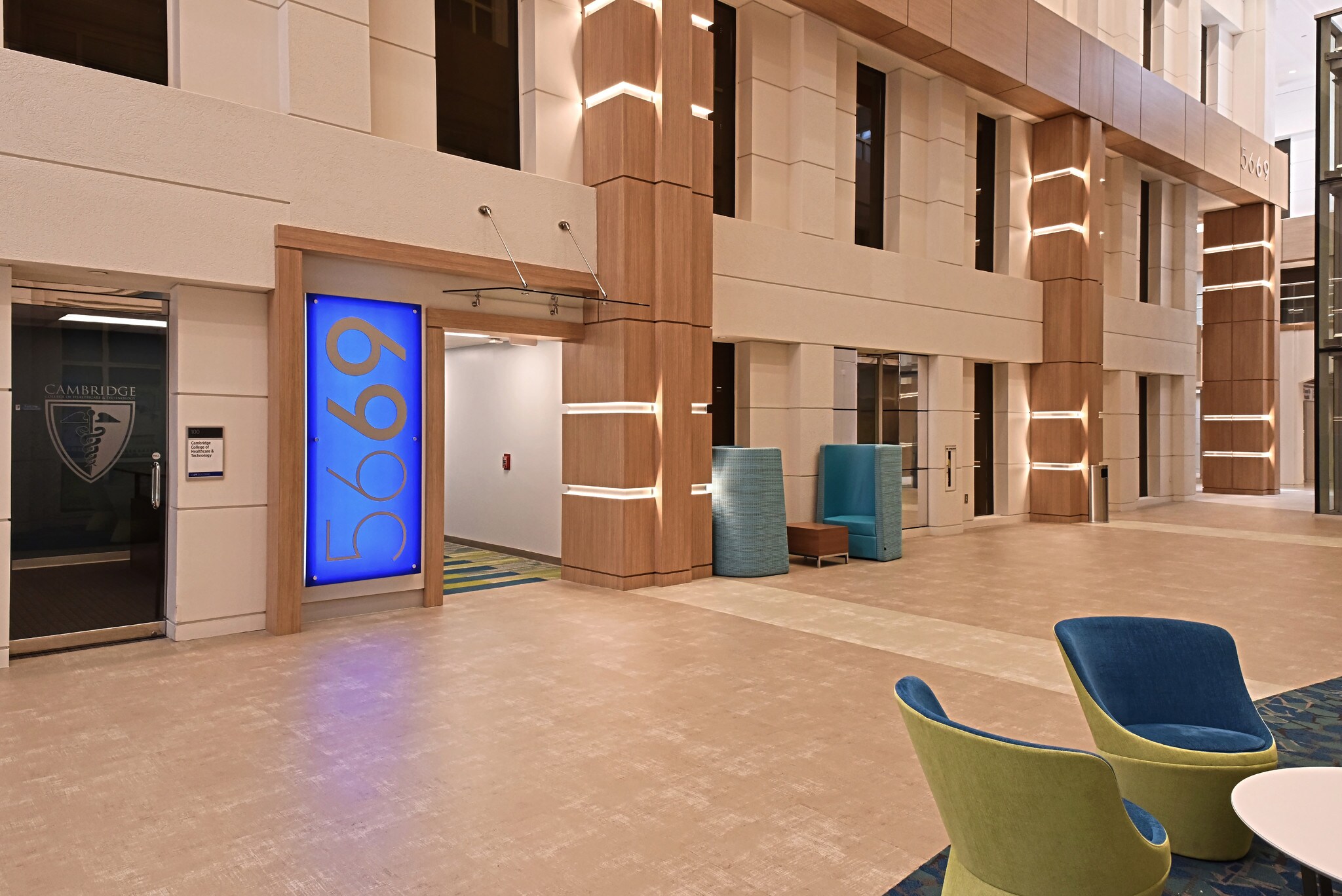 5669 Peachtree Dunwoody Rd NE, Atlanta, GA 30342 Doctors Center at