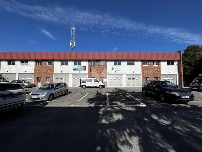 Flex in Lisses for lease - Building Photo - Image 2 of 4