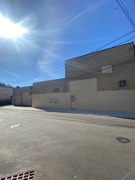 4433 Howley St, Pittsburgh, PA for lease - Building Photo - Image 3 of 7