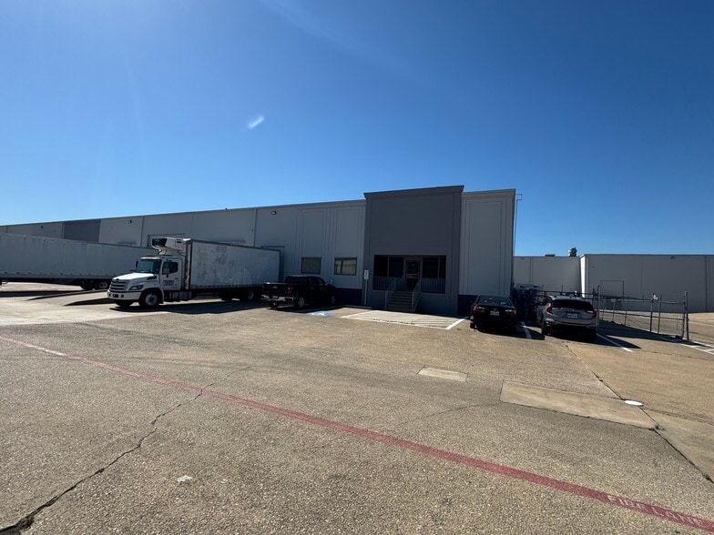 1418-1424 Dunn Dr, Carrollton, TX for lease - Building Photo - Image 2 of 3