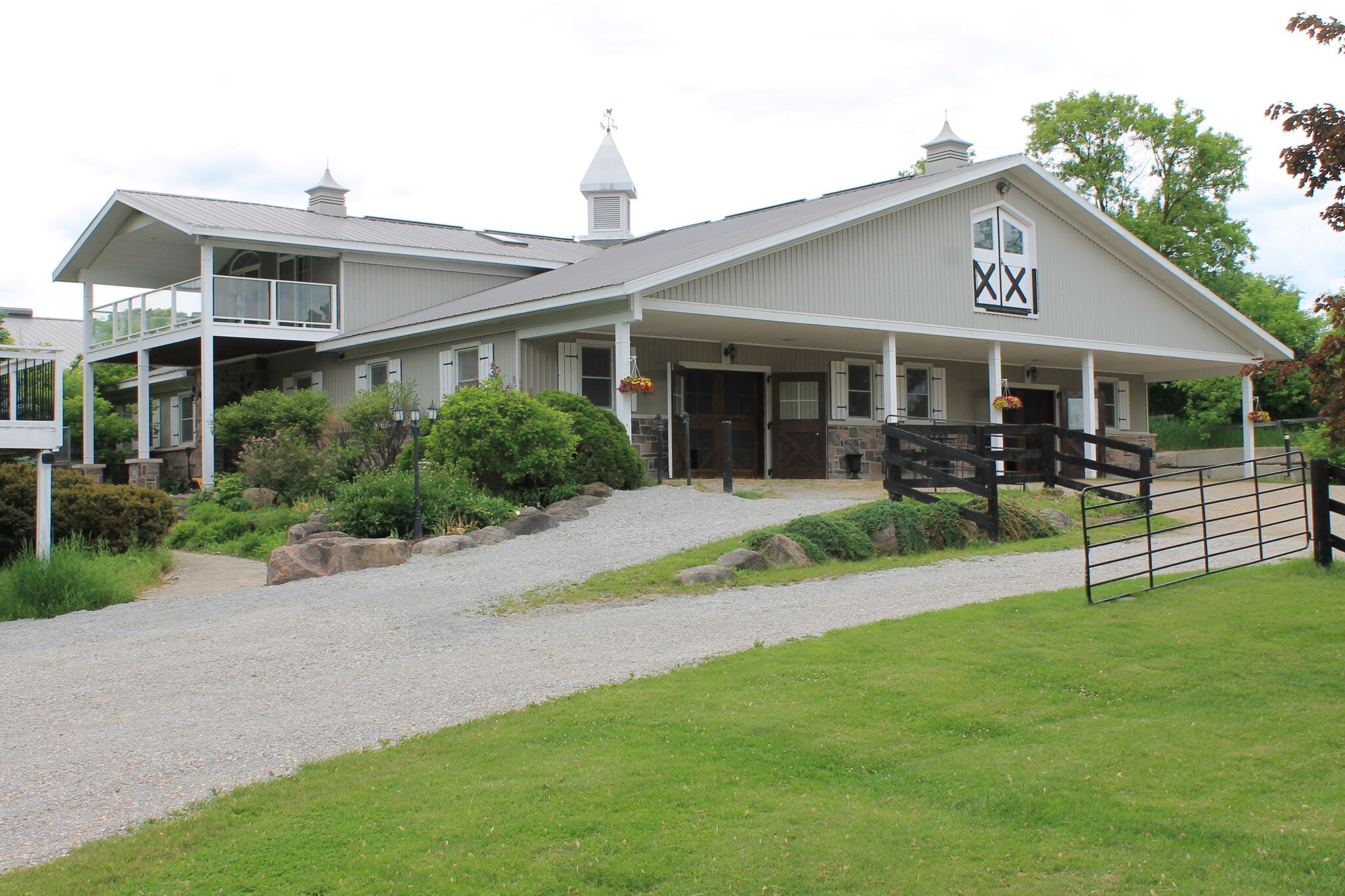 19940 Mccowan Rd, Mount Albert, ON for sale Primary Photo- Image 1 of 11