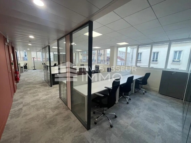 Office in Boulogne-Billancourt for lease - Building Photo - Image 1 of 6