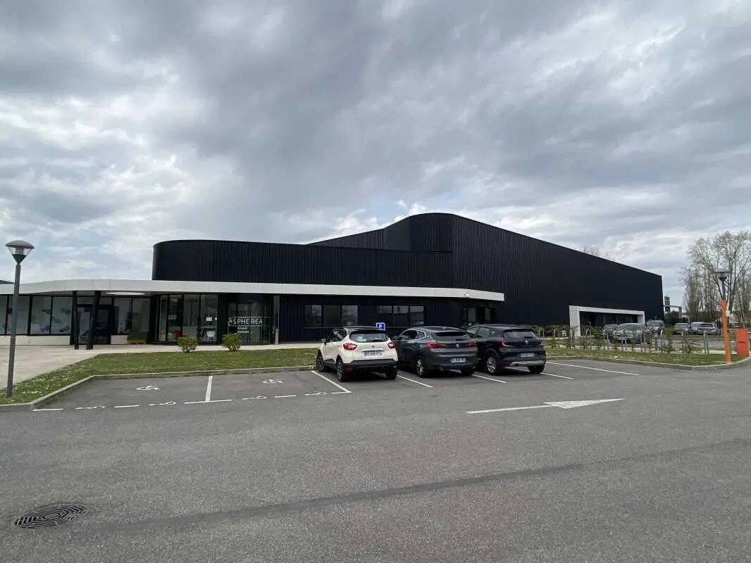 8 Rue Du Maréchal De Lattre De Tassigny, Élancourt for lease Building Photo- Image 1 of 11