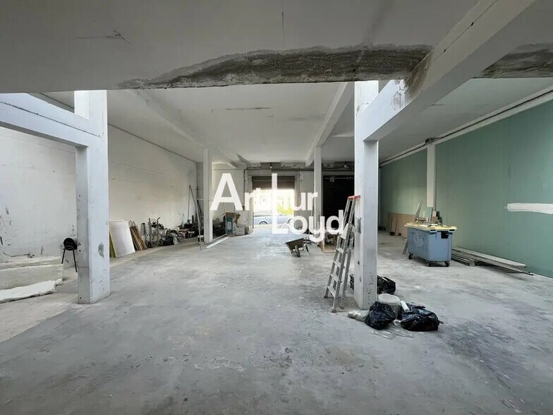 Flex in Fréjus for lease - Building Photo - Image 2 of 7