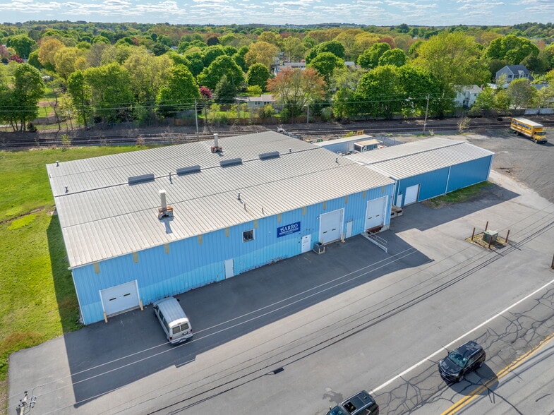 27 Tozer Rd, Beverly, MA for lease - Building Photo - Image 3 of 19