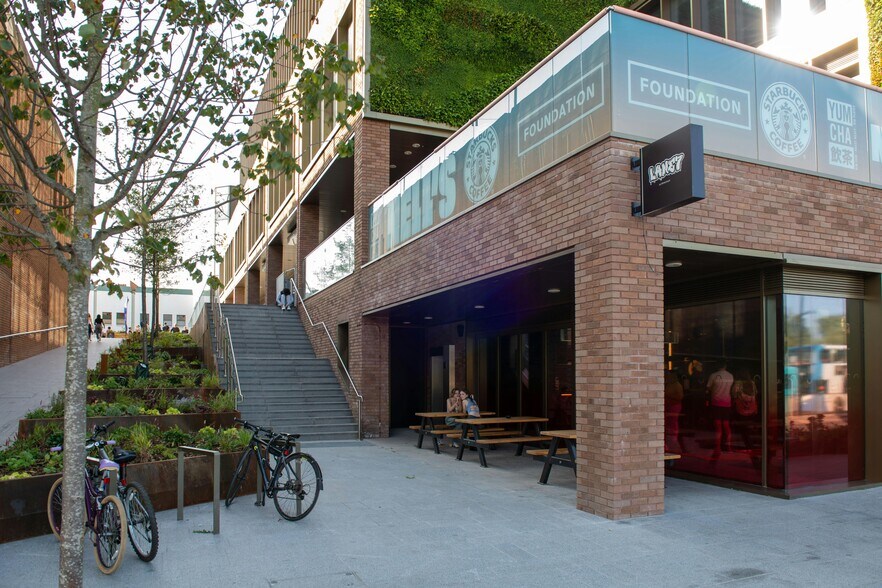 2 George St, Altrincham for lease - Building Photo - Image 2 of 22