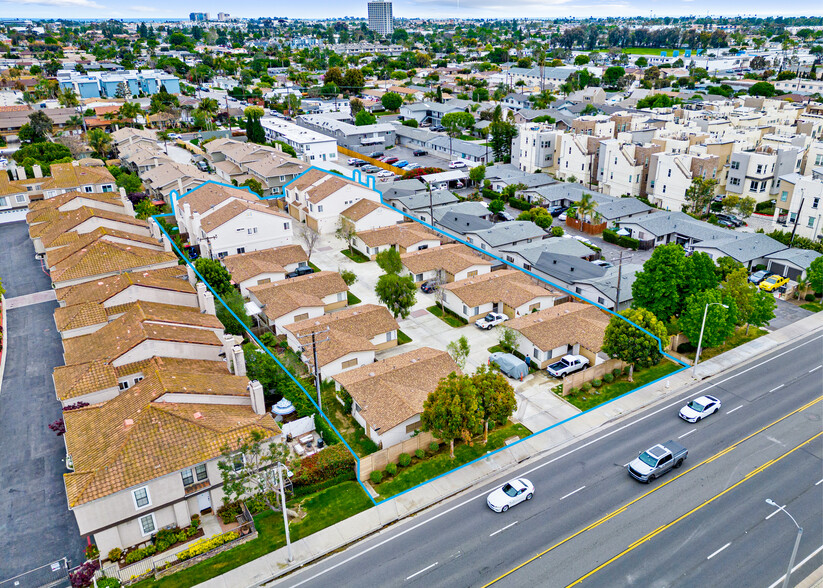 553-555 Victoria St, Costa Mesa, CA for sale - Building Photo - Image 1 of 9