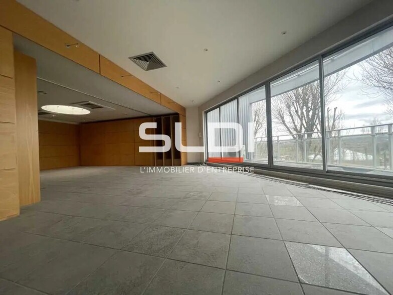 Office in Brindas for lease - Interior Photo - Image 1 of 8