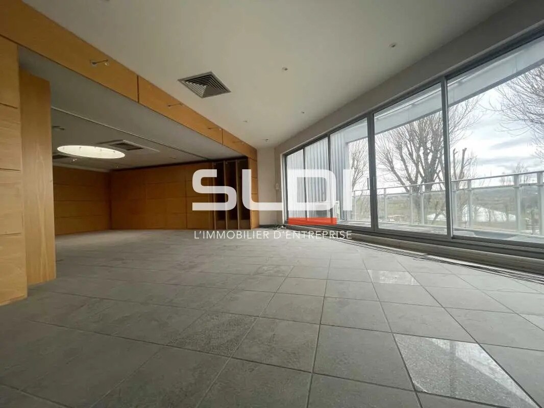 Office in Brindas for lease Interior Photo- Image 1 of 9