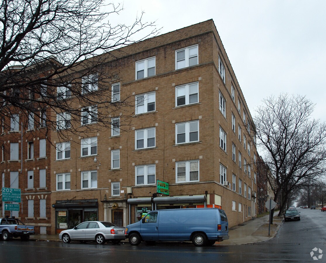 444448 Appleton St, Holyoke, MA 01040