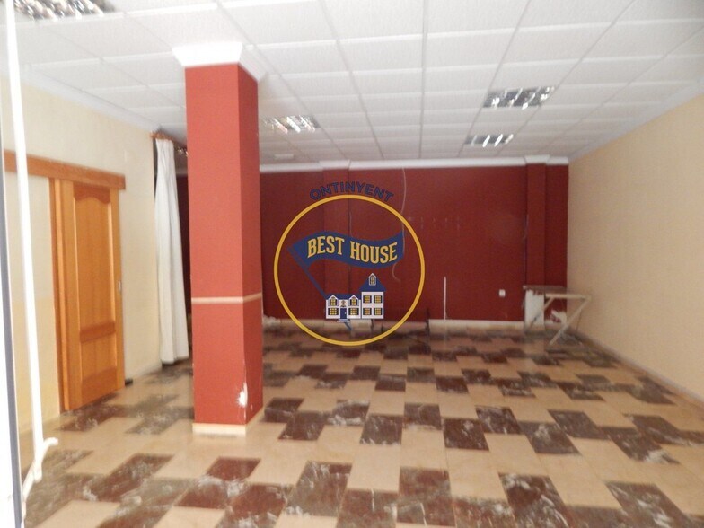 Retail in València, Valencia for lease - Building Photo - Image 3 of 5