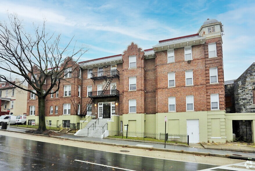 61 Rhode Island Ave NE, Washington, DC for sale - Building Photo - Image 1 of 1