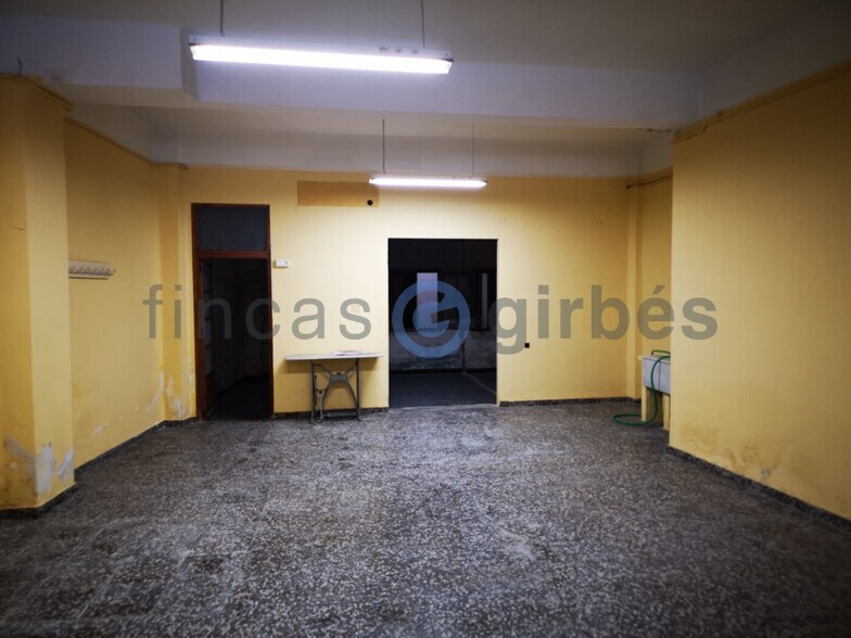 Retail in Algemesí for lease - Building Photo - Image 2 of 11