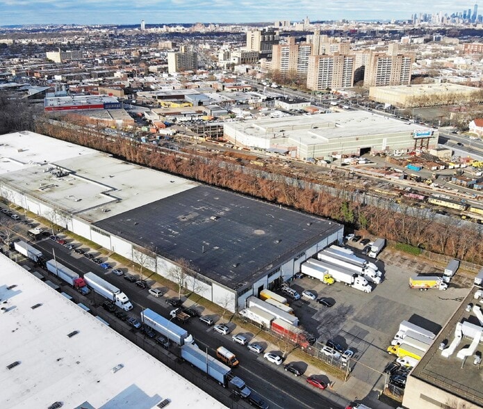 10101 Avenue D, Brooklyn, NY for lease - Building Photo - Image 1 of 6
