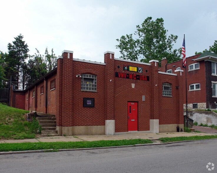 3223 Osceola St, Saint Louis, MO 63111