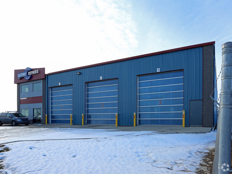 13008 151st St NW, Edmonton, AB for lease - Building Photo - Image 2 of 2