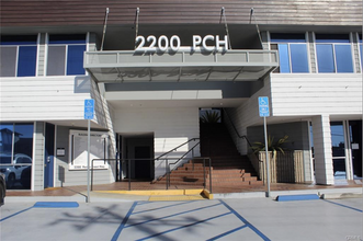 2200 Pacific Coast Hwy, Hermosa Beach, CA for lease Building Photo- Image 1 of 10