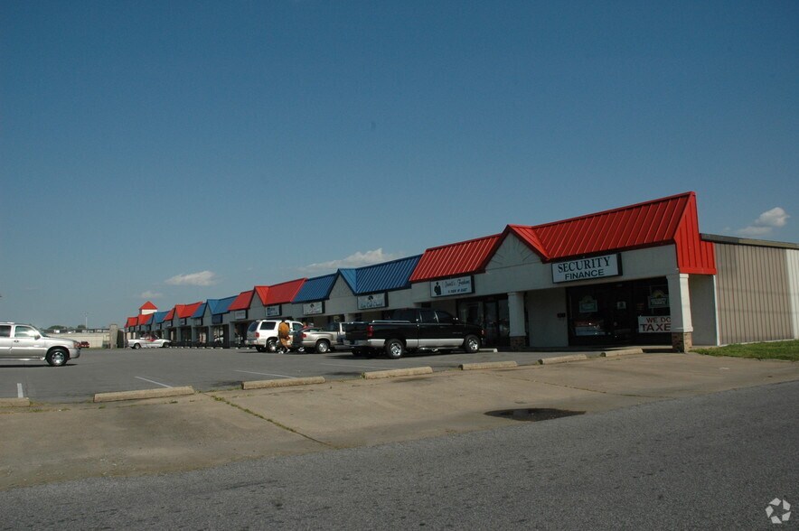 1000-1099 Vendall Rd, Dyersburg, TN for lease - Primary Photo - Image 1 of 26