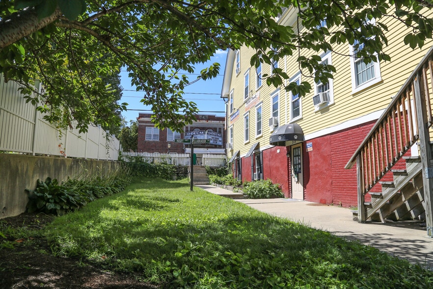 58 Main St, East Greenwich, RI for lease - Building Photo - Image 3 of 10