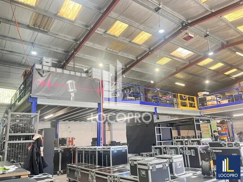 Flex in Saint-Jeannet for lease - Interior Photo - Image 3 of 9