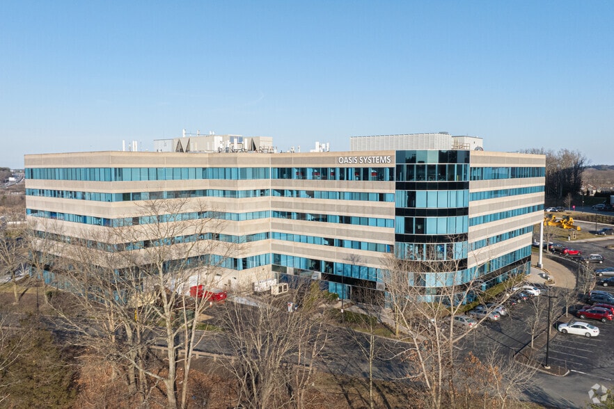 200 Summit Dr, Burlington, MA for lease - Building Photo - Image 1 of 1