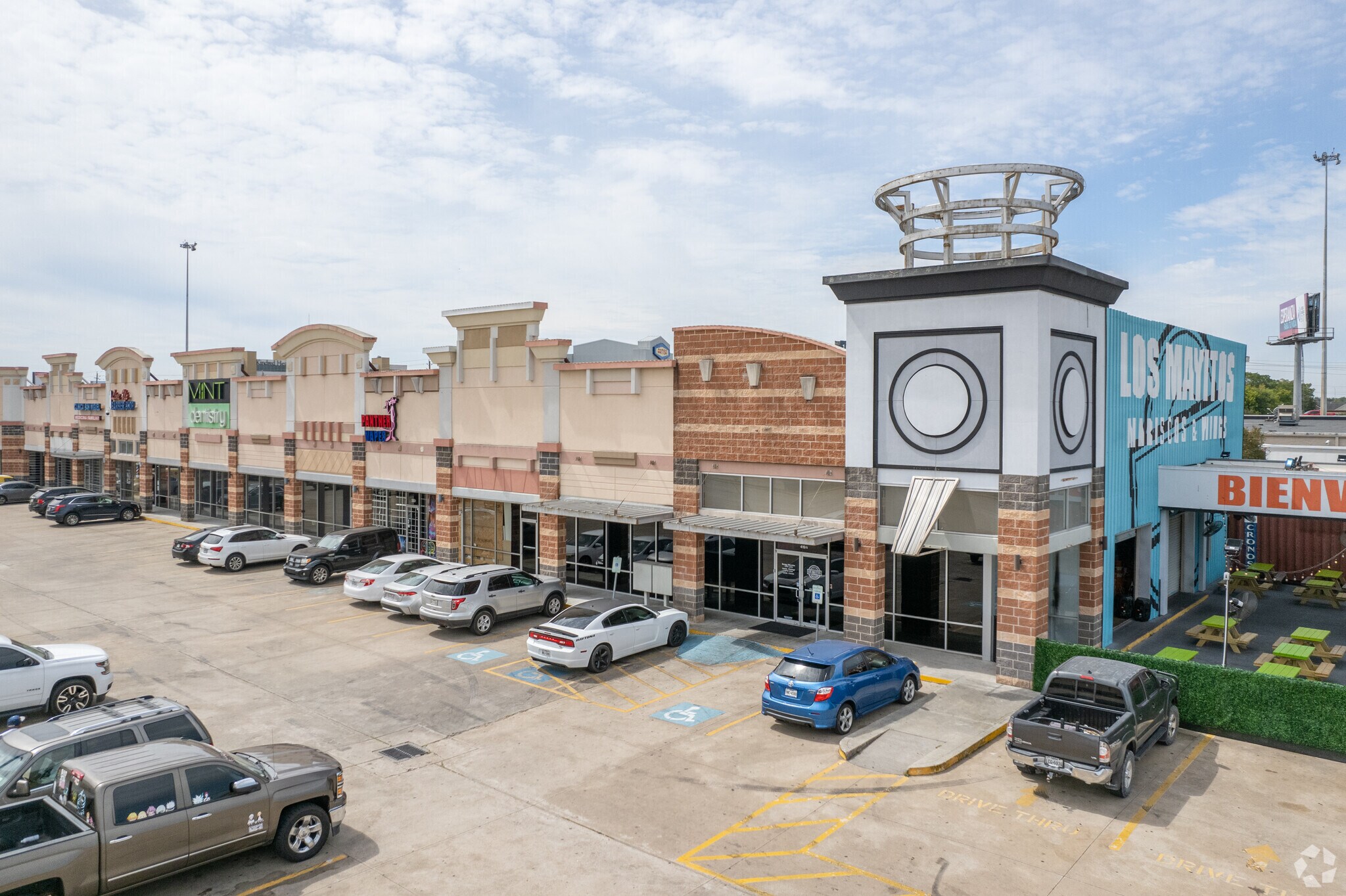 415 W Little York Rd, Houston, TX 77076 Little York Arcade