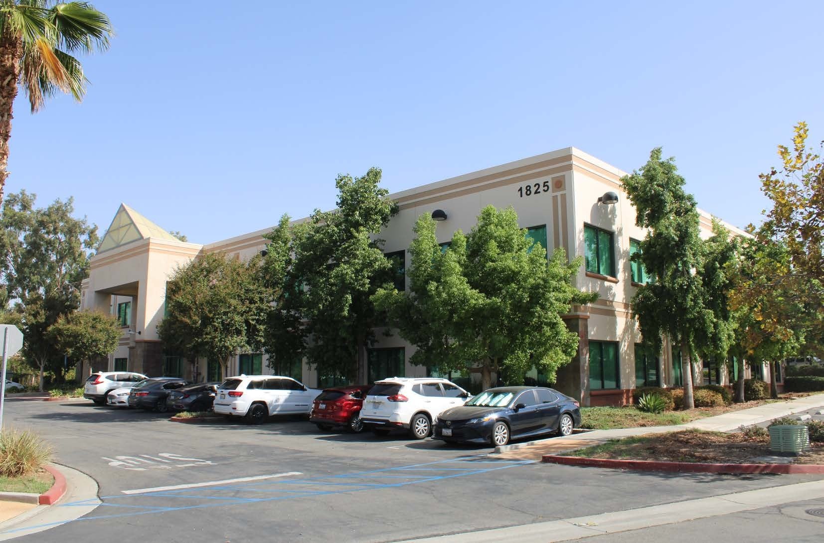 1825 Chicago Ave, Riverside, CA for lease Primary Photo- Image 1 of 9